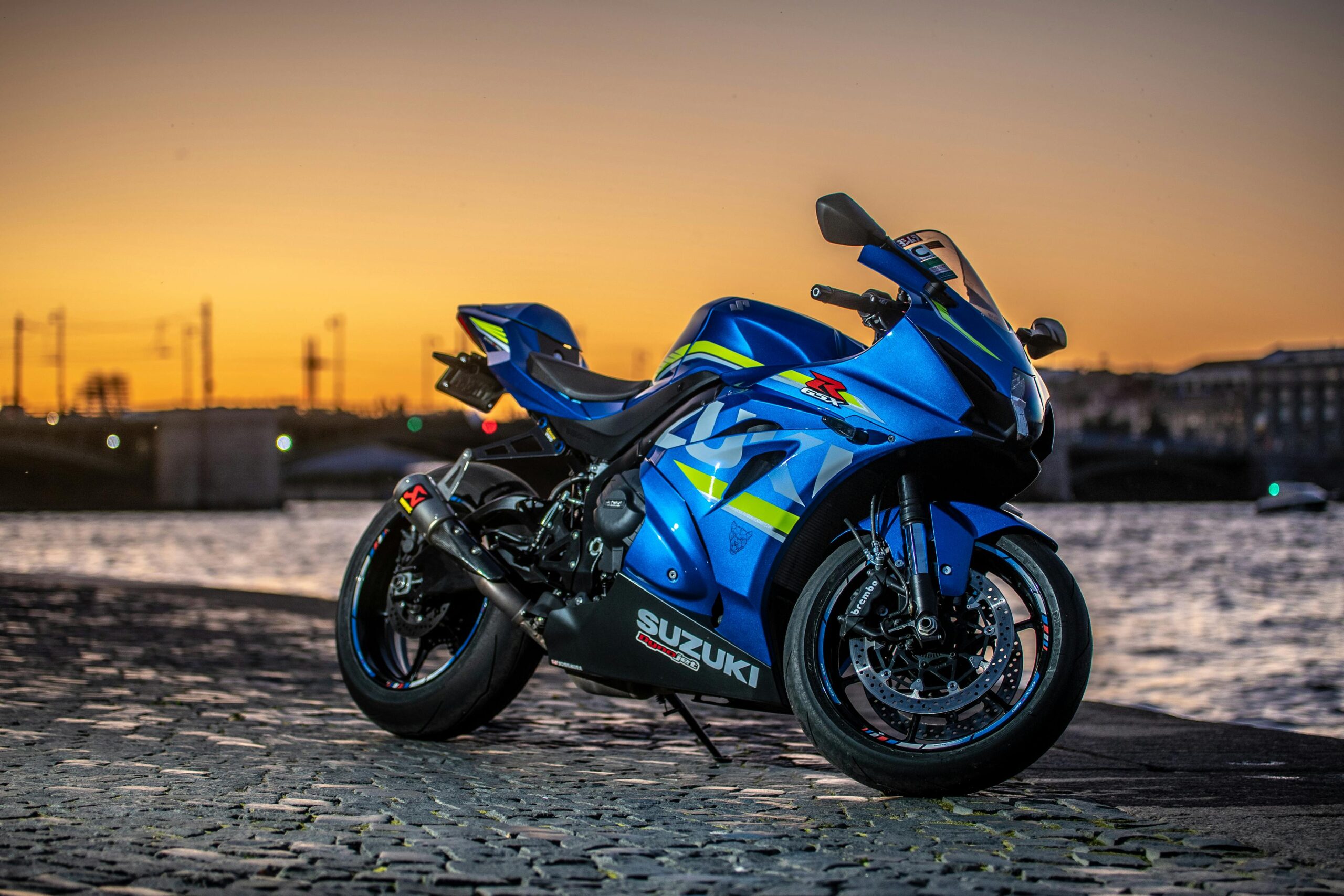 Unleashing Speed: A Deep Dive into the Performance Features of the Suzuki Hayabusa